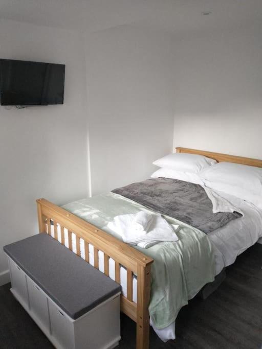 Cosy Garden Studio Room Minimum Two Night Booking Brighton Exterior foto
