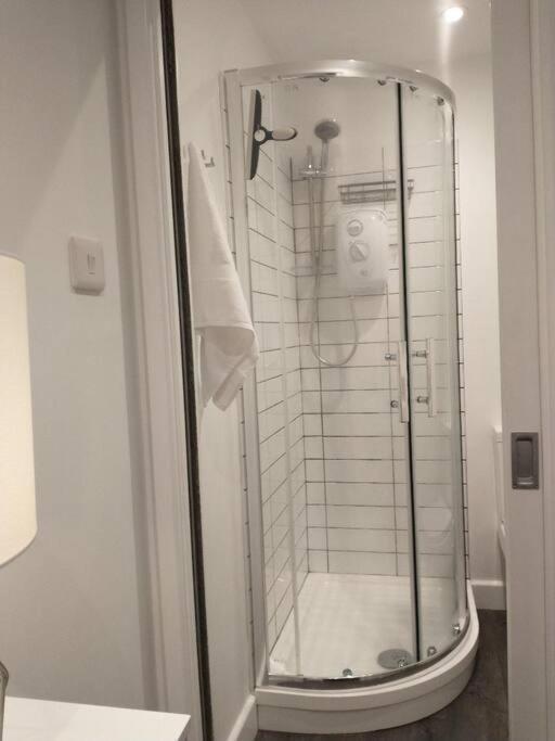 Cosy Garden Studio Room Minimum Two Night Booking Brighton Exterior foto